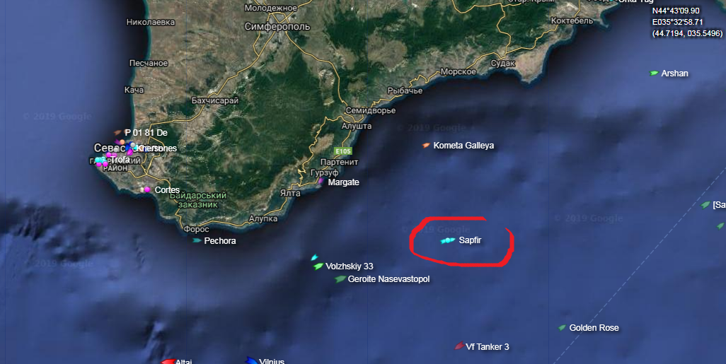 Украинские буксиры обогнули ЮБК по пути за освобожденными кораблями